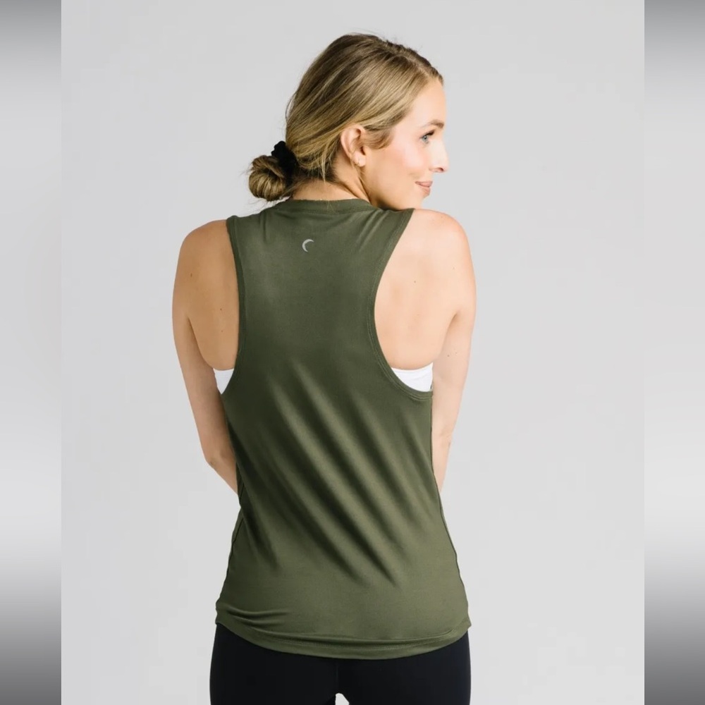 Zyia Olive Plush Muscle Tank sz M - Picture 4 of 7